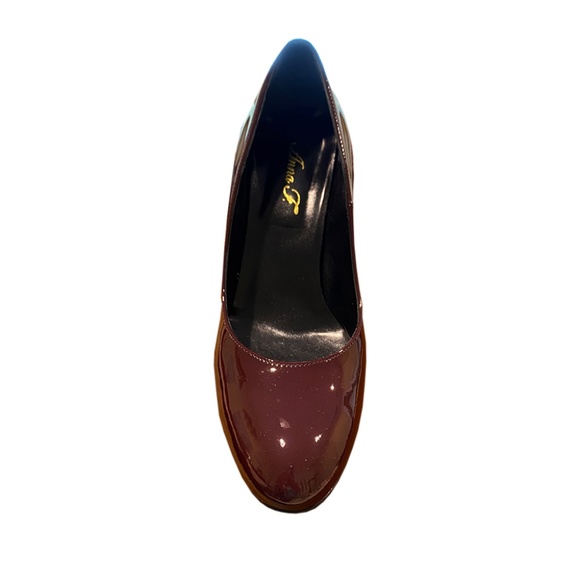 Burgundy Gloss Leather Shoes with Fur Heel Decor - Picture 3 of 3